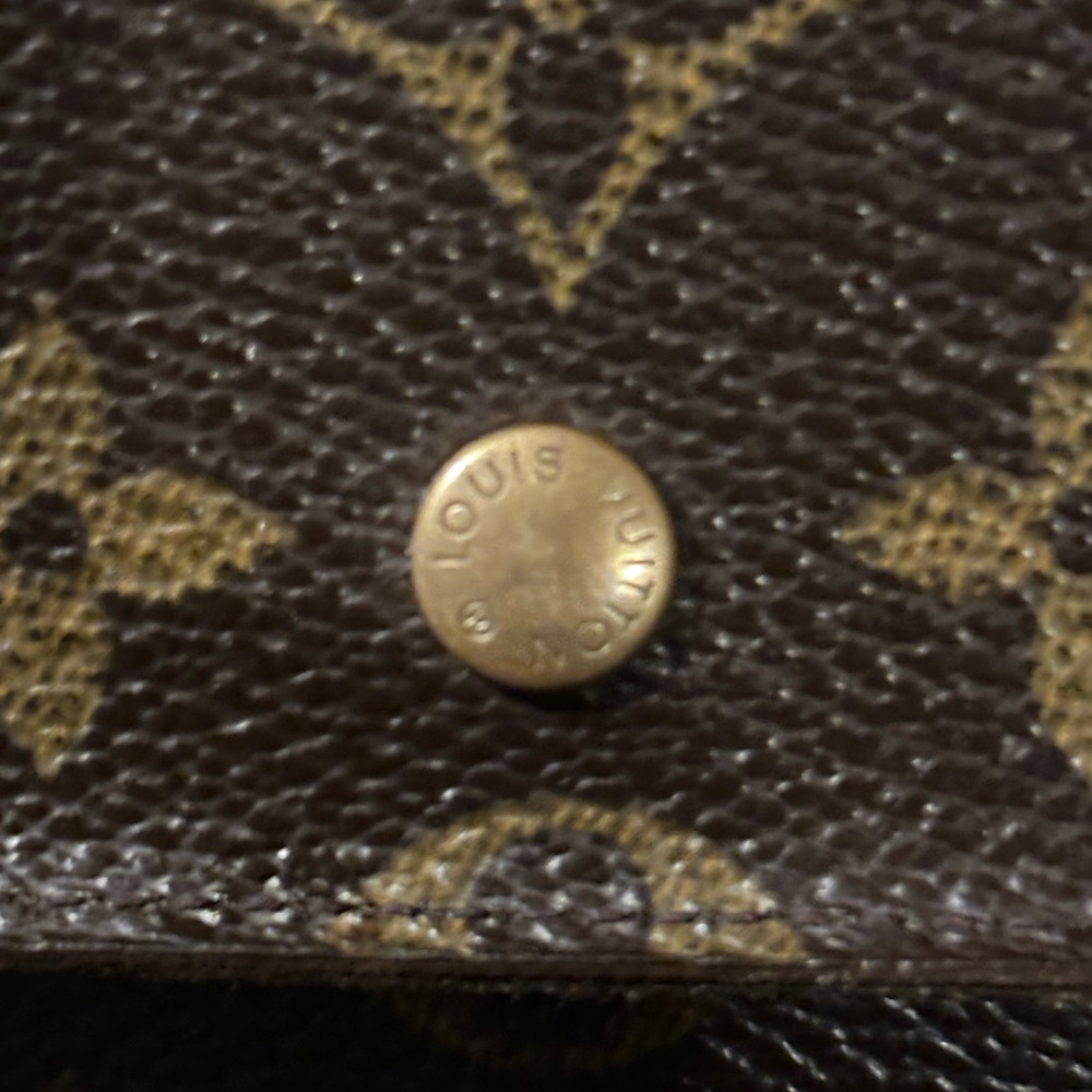 Louis Vuitton Sara Wallet - Picture 3 of 11